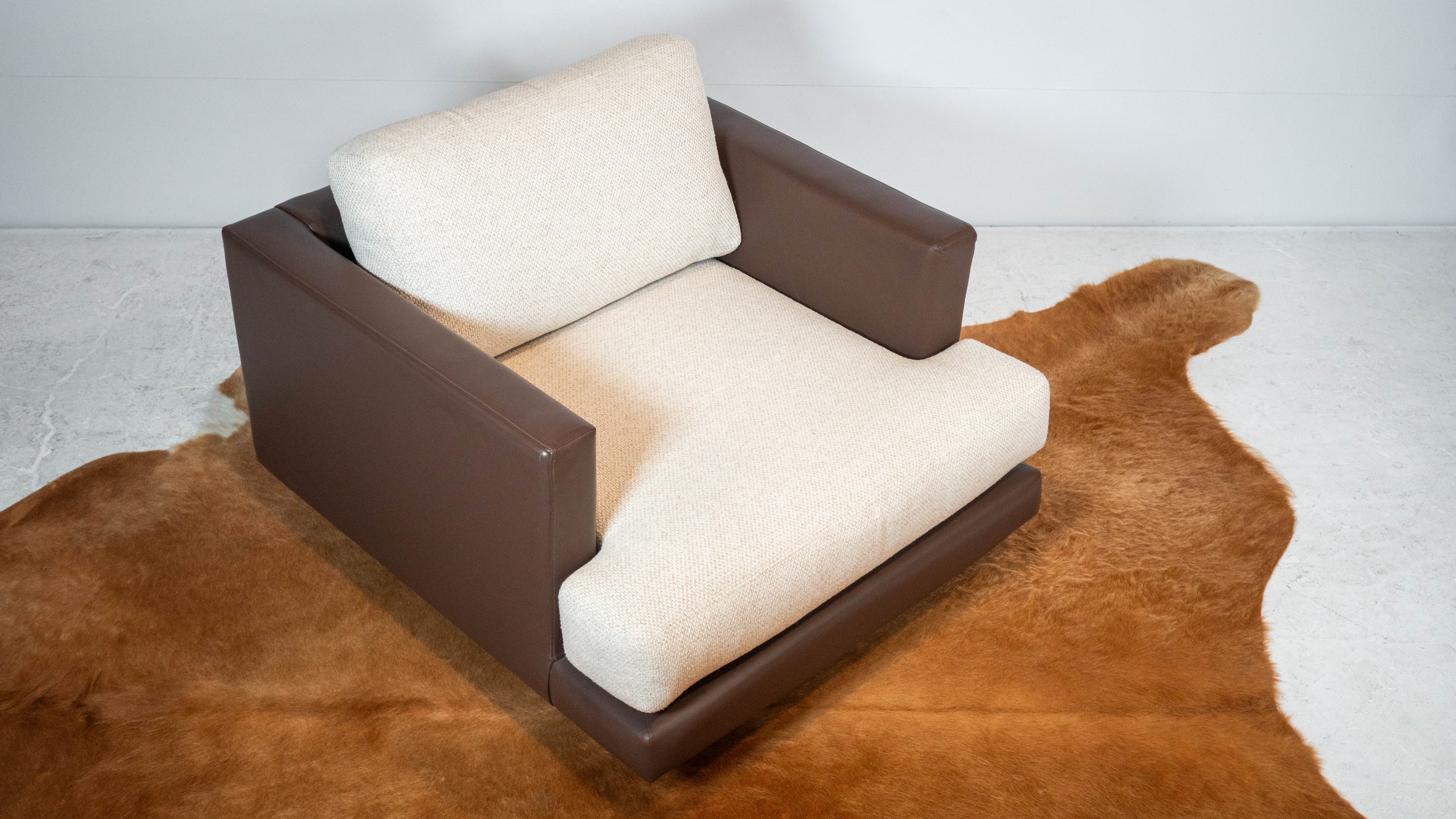 Knoll Designer D'Urso Leather Lounge Chair