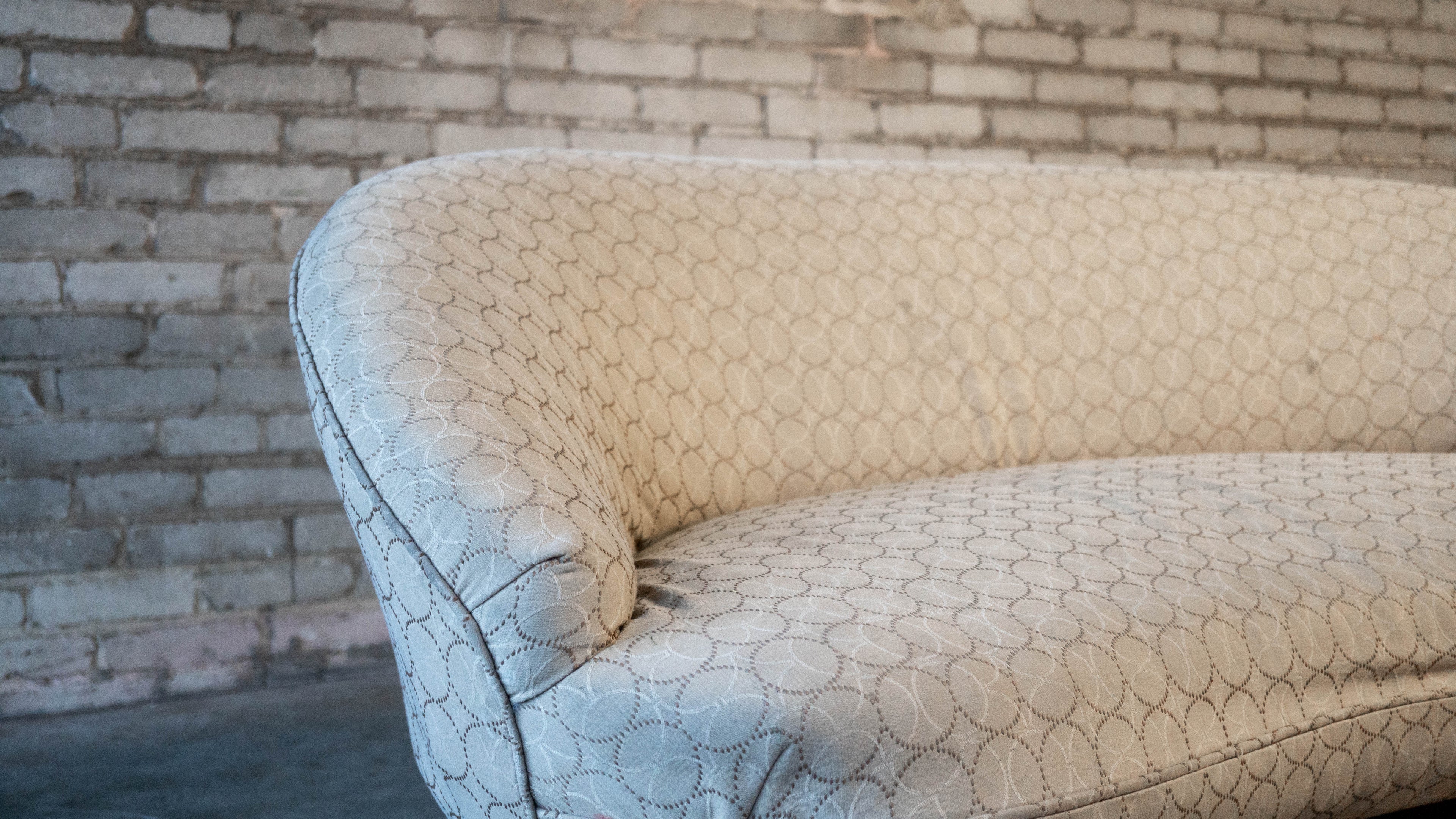 1950s Vladimir Kagan for Kagan-Dreyfuss Inc Walnut Sofa