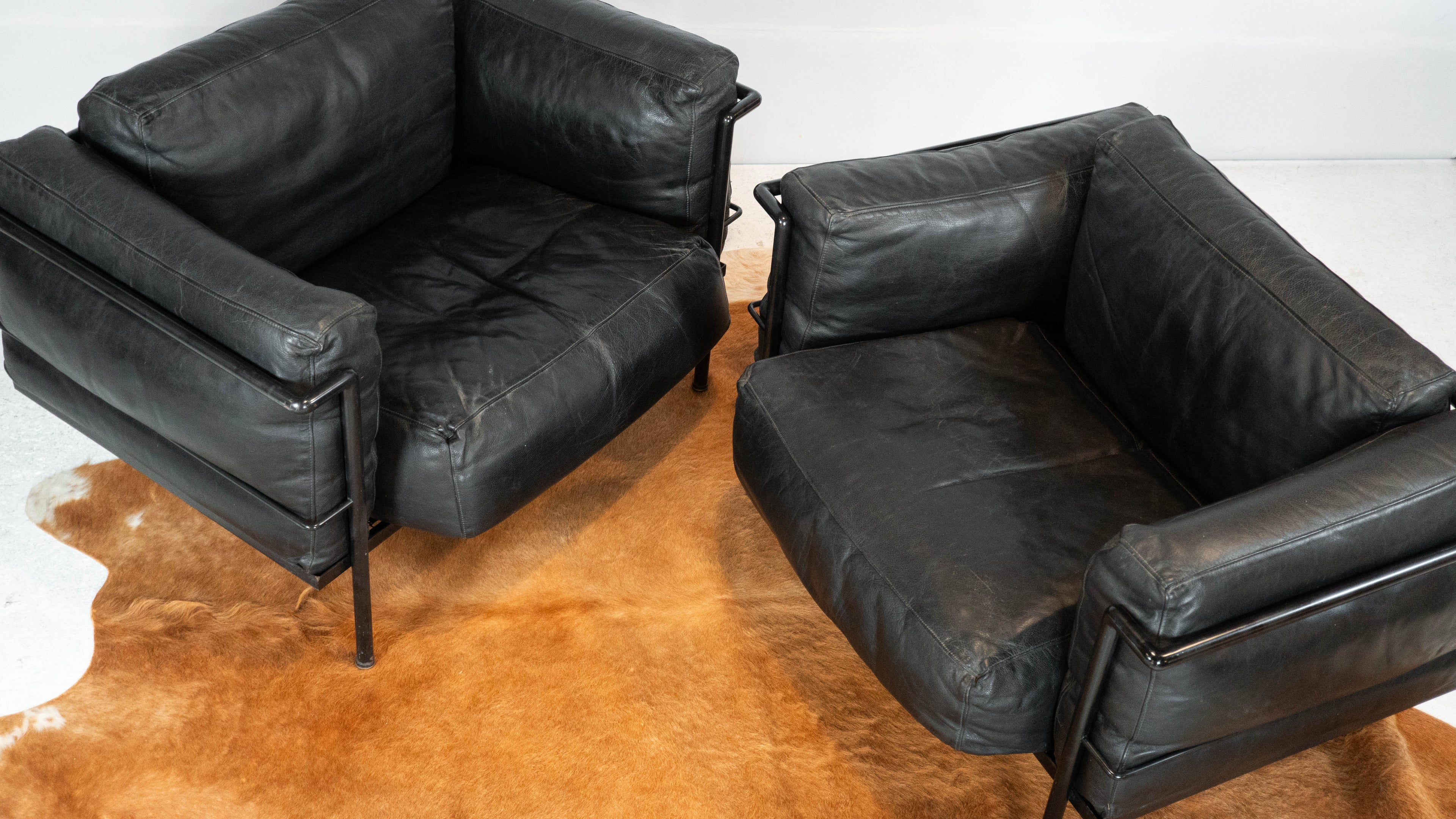 1980s Le Corbusier LC3 Grand Modele attr. Lounge Chairs - A Pair