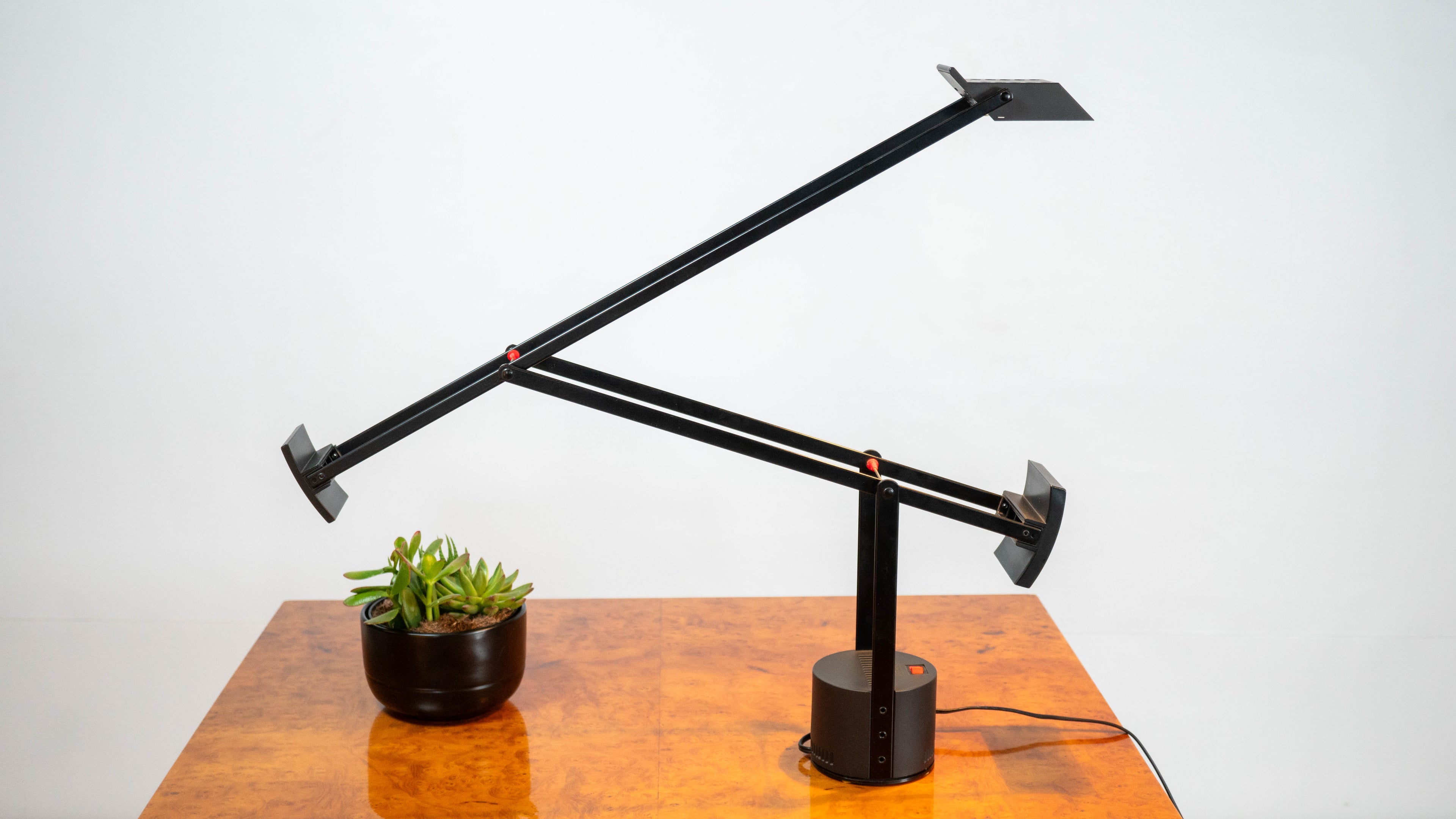 1980s Artemide Tizio Lamp by Richard Sapper