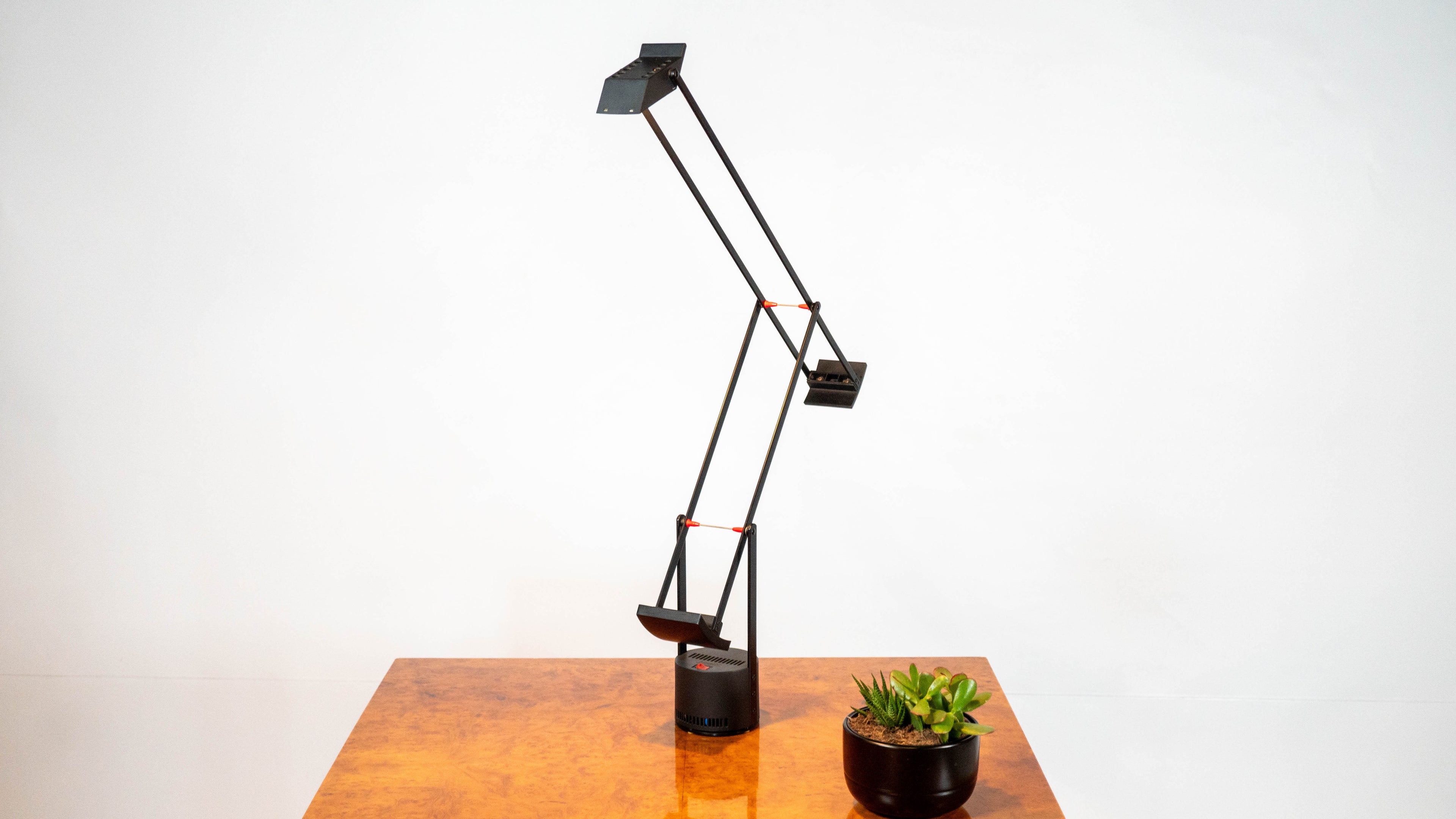 1980s Artemide Tizio Lamp by Richard Sapper