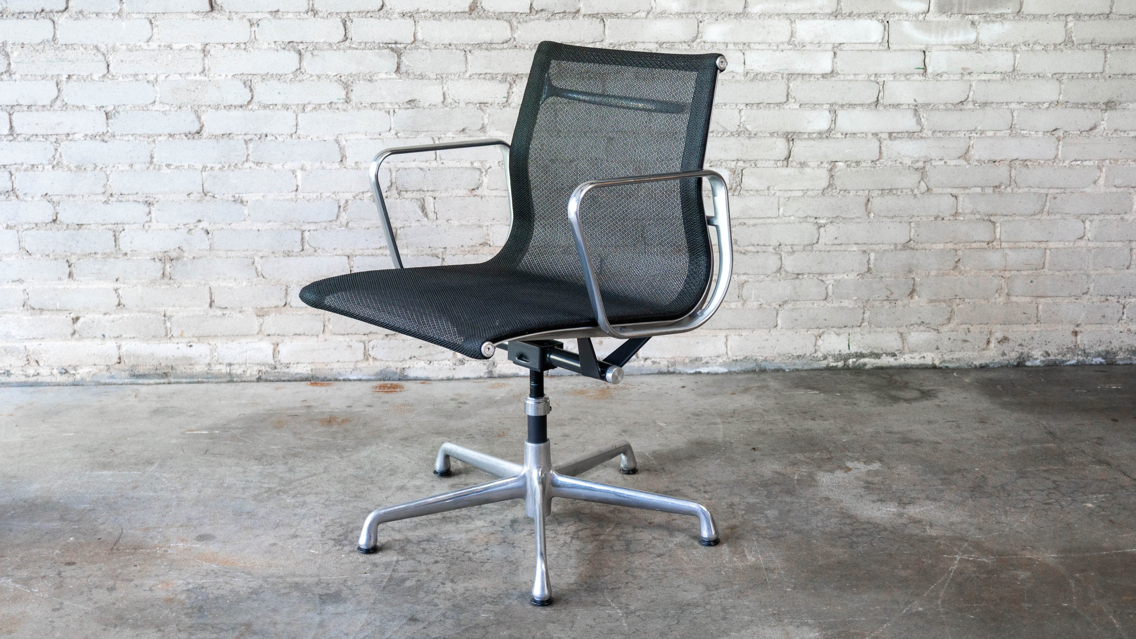 Herman Miller Eames Aluminum Group Mesh Chair