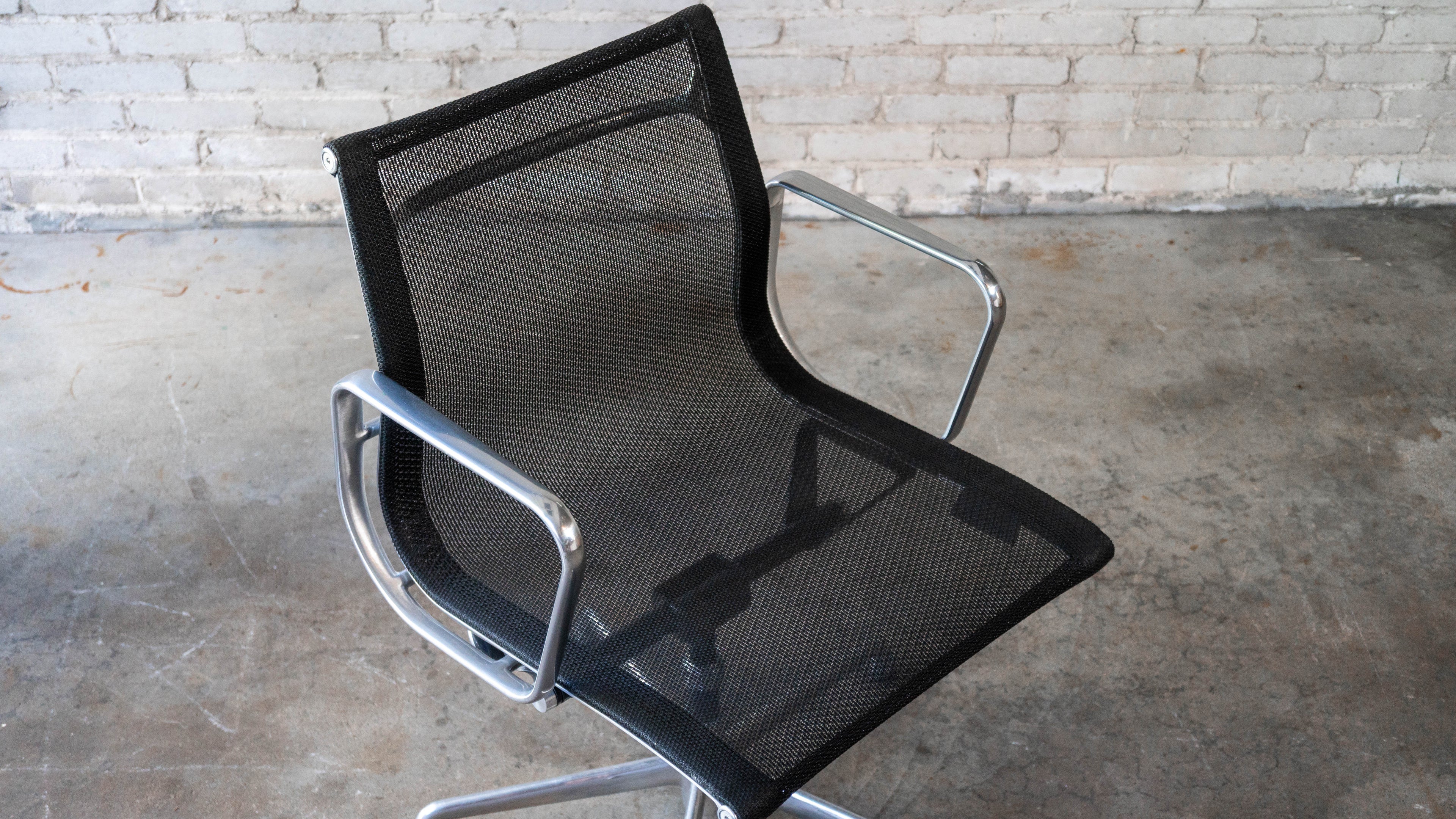 Herman Miller Eames Aluminum Group Mesh Chair