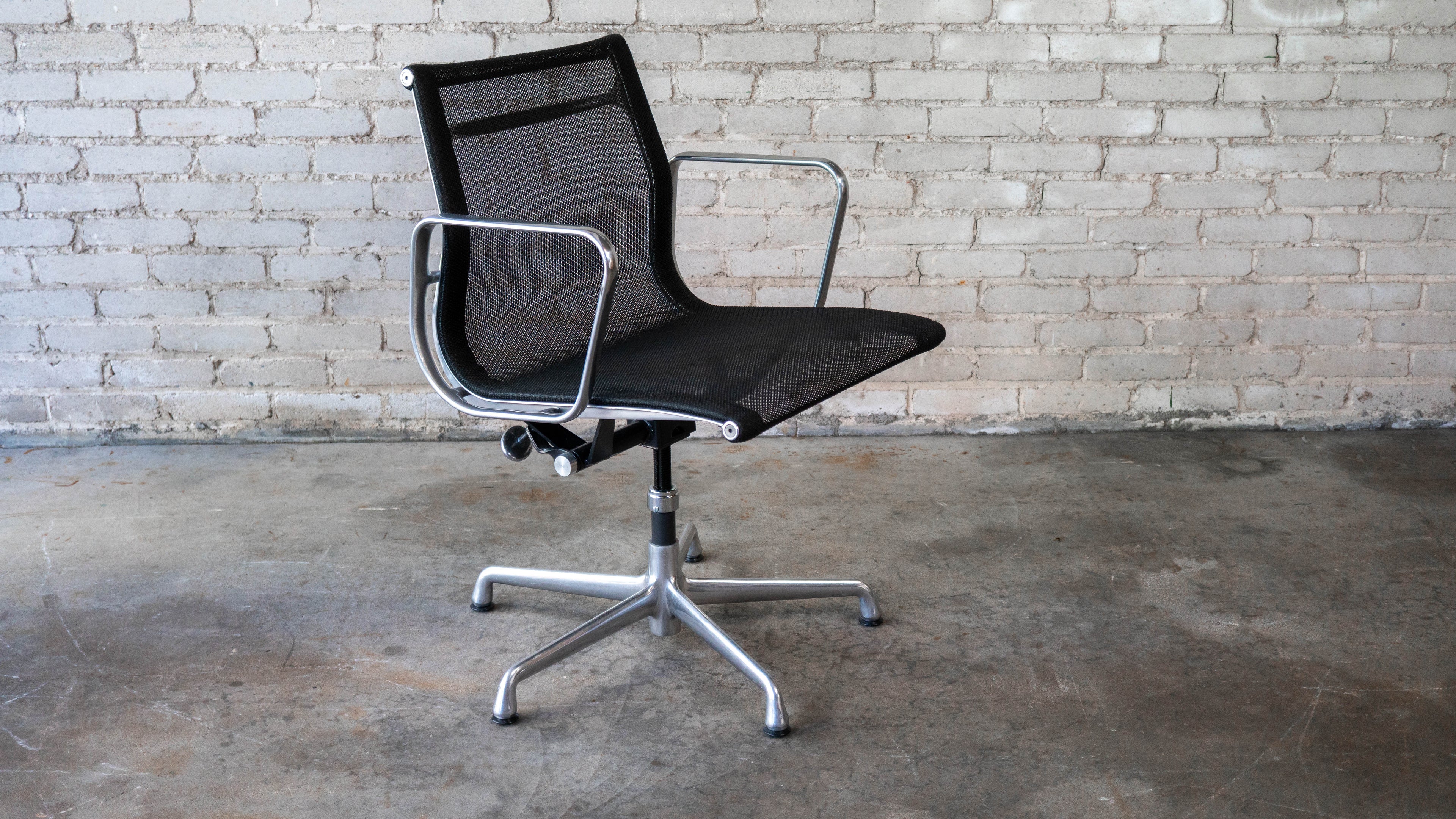 Herman Miller Eames Aluminum Group Mesh Chair