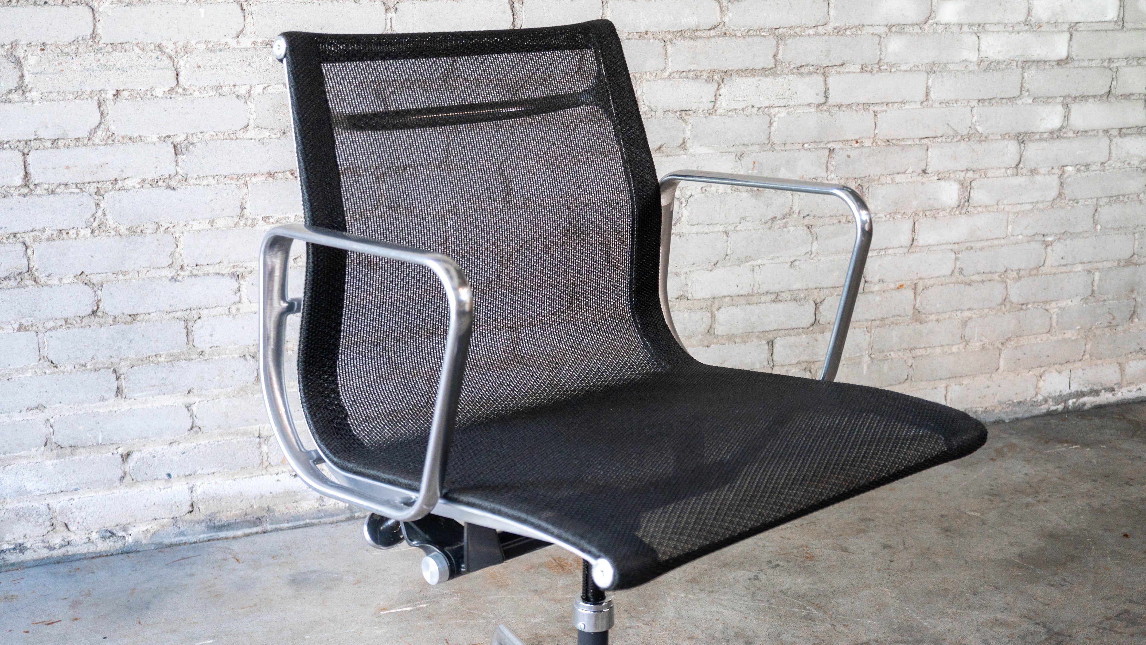 Herman Miller Eames Aluminum Group Mesh Chair