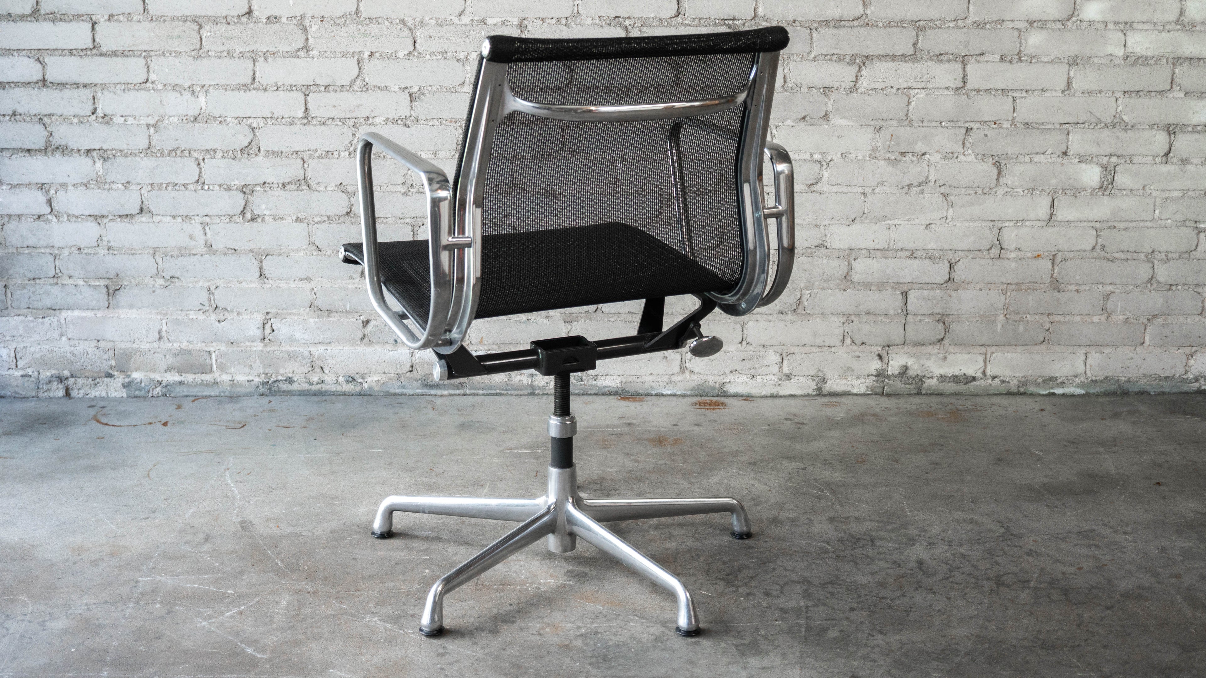 Herman Miller Eames Aluminum Group Mesh Chair